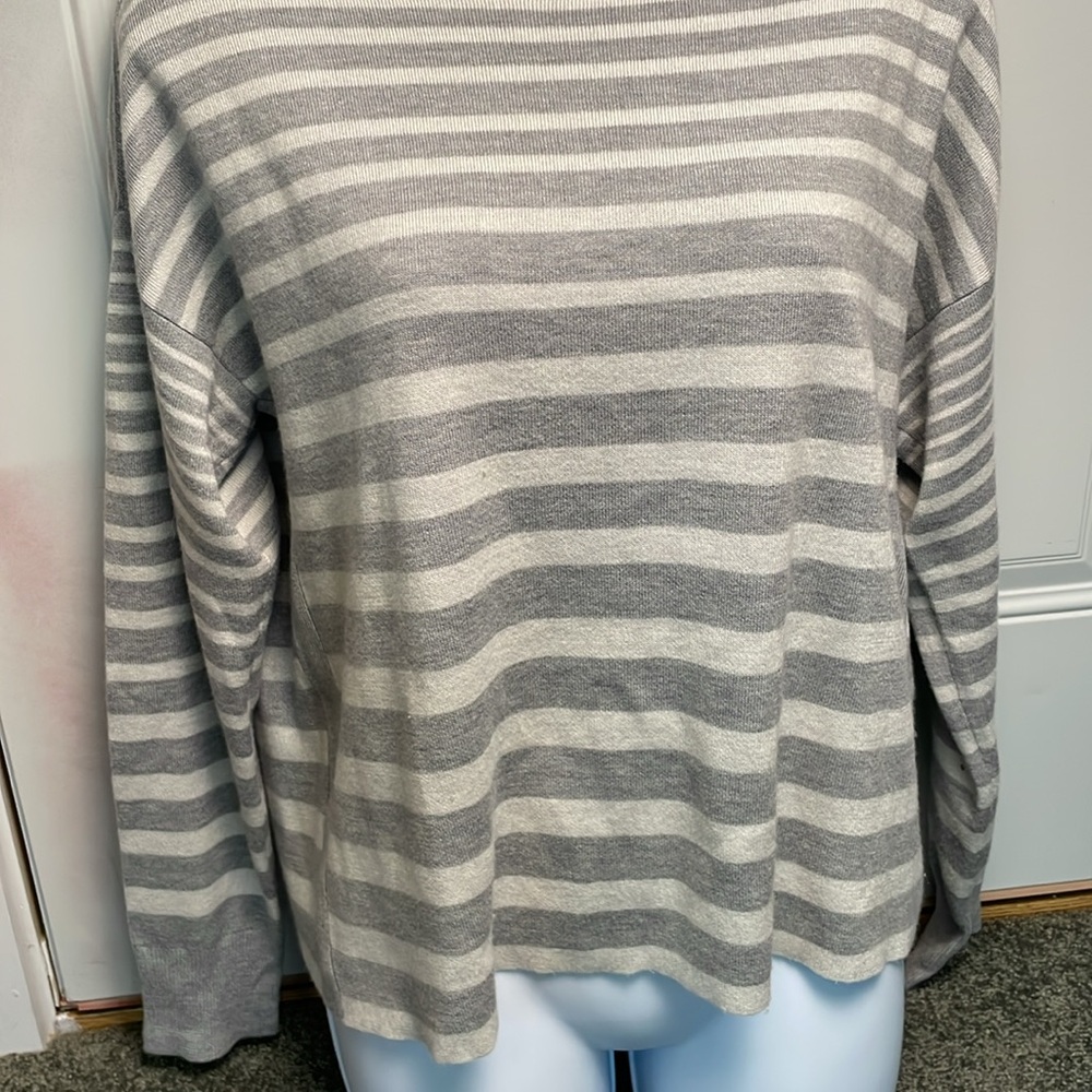 Splendid Striped Buttery Soft Open Flowy Backed Sweater Size Small - Picture 3 of 8